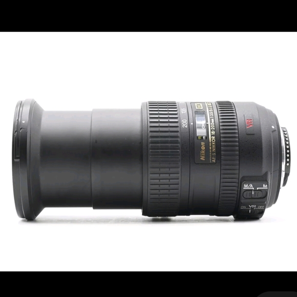 Nikon Zoom lens Af-6 nikkor 18-200mm - Picture 5 of 5